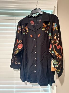 Tru Luxe Jeans Black Blouse with Red Embroidered Accents